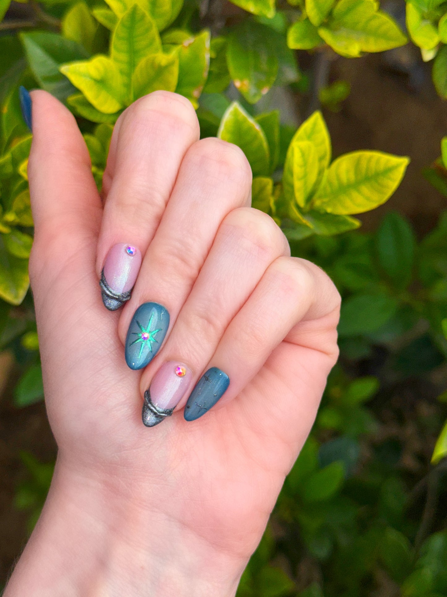 Silver Blue Opal Chrome | Press on nails